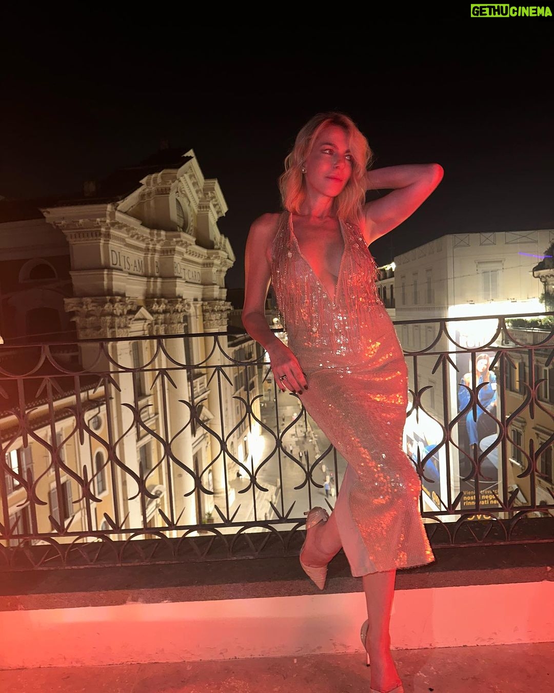 Claudia Gerini Instagram - About last night. Elena ed io invitate dalla mitica @ezia.mod , una bellissima serata per lancio di @cmax_official Make up by @lindazampaglione ❤️ Styling @valeriajmarchetti ROMA - città eterna