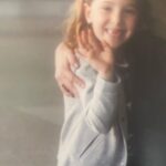 Claudia Gerini Instagram - Sei la mia gioia immensa❤️auguri meravigliosa creatura.14 anni fa nascevi tu…. Trasformando il resto in uno “sfondo”. Della mia esistenza sei l’essenza💖🌈🤩☀️⭐️❤️ti amo #lilly @tiromancinoofficial #nonna