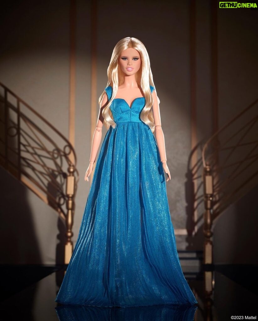 Claudia Schiffer Instagram - Introducing the @ClaudiaSchiffer Barbie Doll in Versace. 💙 Celebrating the iconic supermodel and decade-defining dress she wore in the @Versace F/W 1994 runway show. Now available exclusively on @mattelcreations. #barbie #barbiestyle