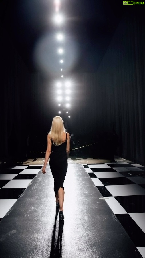 Claudia Schiffer Instagram - Little black dress moment 💖