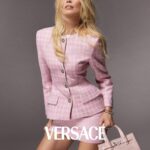 Claudia Schiffer Instagram - Iconic metal mesh, Medusa ’95 bags — it could only be Versace! My ninth campaign with my Versace family and the one and only @donatella_versace - I love you ♥️ #VersaceSS24 #VersaceMedusa95