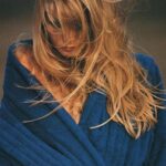 Claudia Schiffer Instagram - Ocean blue. 📸@hansfeurer for @elle_italia, 1989.