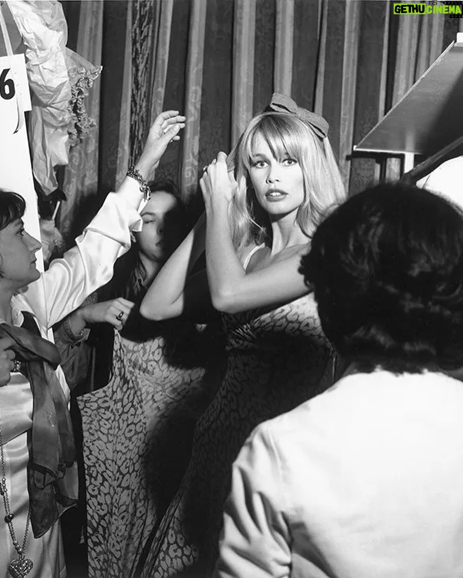 Claudia Schiffer Instagram - It takes a village ❤️