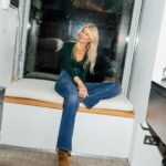 Claudia Schiffer Instagram - Off duty style 💚