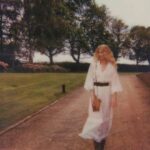 Claudia Schiffer Instagram - Spring outfit inspiration 🌸