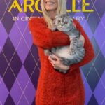 Claudia Schiffer Instagram - #ArgylleMovie press day 2! @chipthecat was such a diva about getting a tour of #TheArgylleExperience ❤️