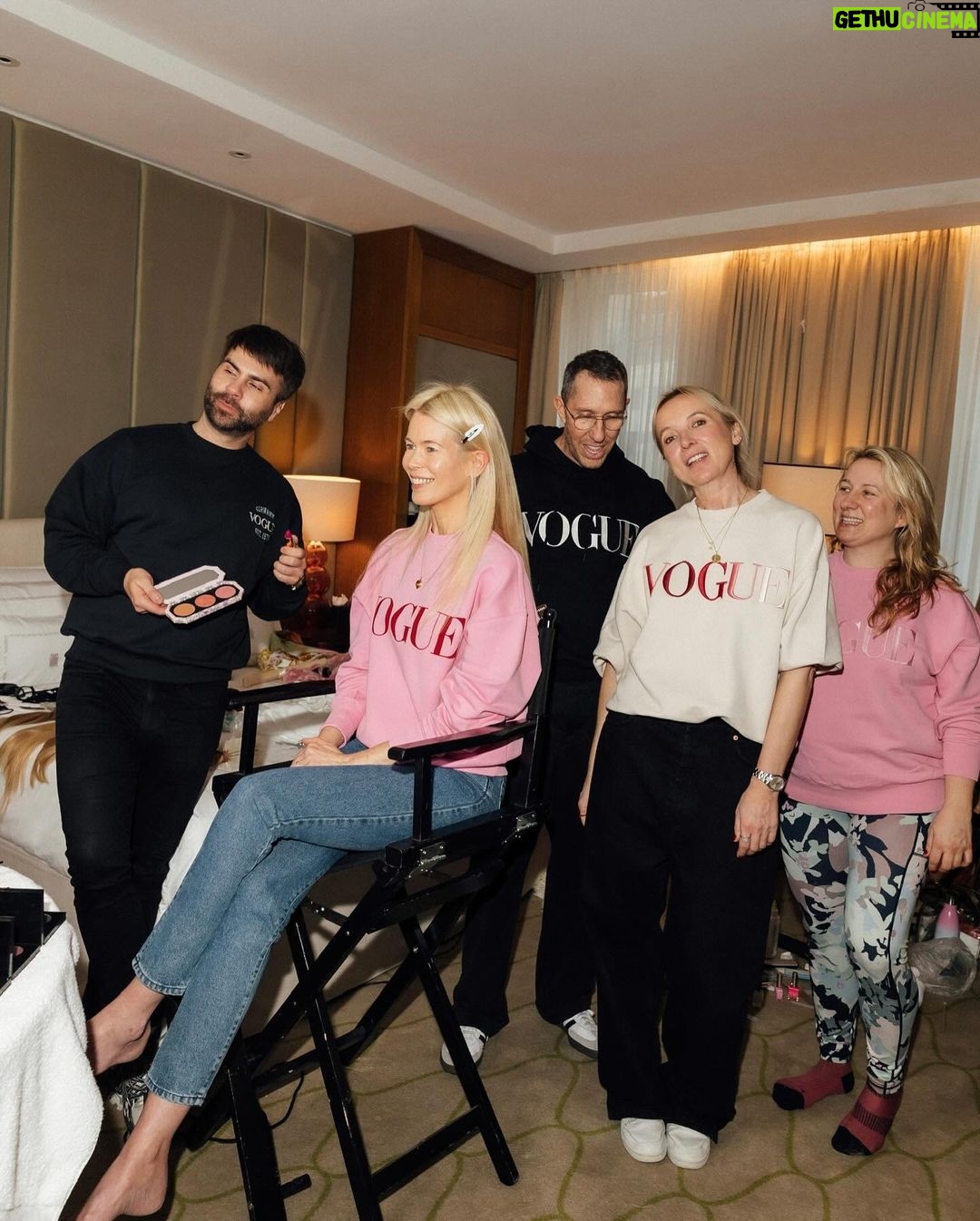Claudia Schiffer Instagram - Getting ready for @argyllemovie premiere with @voguemagazine ♥️ Photos by @moeez. Read the full feature on Vogue.com — link in bio!