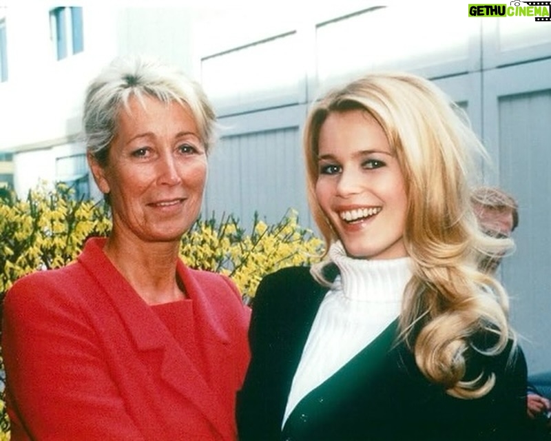 Claudia Schiffer Instagram - Missing you today, Mama! Happy Mother’s Day to all mothers ❤️❤️❤️