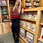 Claudia Schiffer Instagram - More amazing moments from my visit to @thebookmarc to sign copies of @chipthecat’s new book “Blue Chip: Confessions of Claudia Schiffer’s Cat” ❤️ New York, New York