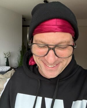 Clementino Instagram - Amsterdam 🇳🇱
Writing and recording session
@sonymusicitaly