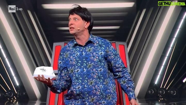 Clementino Instagram - IL TEATRO!!! 🎭 Ancora una volta @thevoice_italy è lo Show più seguito in TV !! Sto vivendo un sogno!! Grazie a tutti per averci seguito ci vediamo Venerdì prossimo!! 📺🎙️🩵☀️