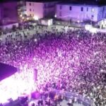 Clementino Instagram - Ringrazio Dio Ringrazio il Team Ringrazio Voi Ringrazio Me La Musica è Armonia nell’Universo. Cava De’ Tirreni 5/01/2023 #clementinoLive2024 Continuiamo a scrivere la storia 🩵 Grazie Guagliù!!! Cava de' Tirreni
