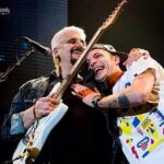 Clementino Instagram - Nove anni fa ci lasciava il maestro Pino Daniele. Ma il suo ricordo rimarrà vivo per sempre . Grazie per tutto quello che ci hai insegnato. Ciao Pinù 🩵 #PinoDaniele Napoli