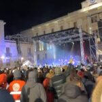 Clementino Instagram - Buon anno a tutti 🎊🩵🎉 #2024 Ieri siamo partiti alla grande con un super live a #Potenza! Grazie Ragazzi !!! Chi spacca a Capodanno spacca tutto l’anno!!!! Stasera Bellizzi!!! Domani Scafati !! #clementinolive2024 Potenza, Italy