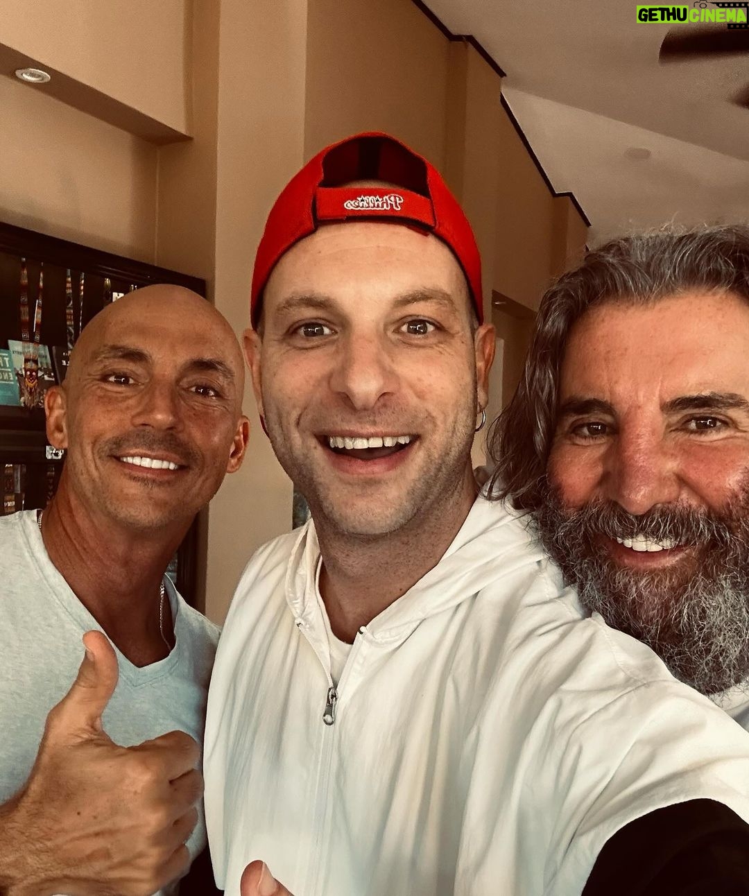 Clementino Instagram - I Love Rythmia 💙✨🎶 What an amazing adventure!! @gerardarmondpowell @rythmia_ @duane_marino @duane.marino