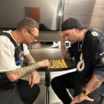 Clementino Instagram - LEGGENDA DA BAR FUORI ORA!!! Un onore lavorare con il maestro @clementinoiena e il giovane e bravissimo @jjjanax . Grazie a @shineroyal per il lavoro grafico A @chryverde per il mix e il master A @orangle_records per avere creduto in me. Ci siamo divertiti parecchio. Streammate, commentate, condividete, fatemi sentire l’ amore. ORA TOCCA A VOI 🍷🃏🏆