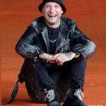 Clementino Instagram - Eccomi con Sting, Trudie Styler, Francesco Di Leva, e Don Antonio Loffredo al Festival del Cinema di Roma 2023. “Posso entrare” è un docufilm di Trudie Styler sulla bellissima Napoli e sono onoratissimo di aver curato la SoundTrack Ufficiale con il brano “Neapolis” scritto da me e Amedeo Palumbo e con le musiche di PJ Gionson. Lo vedrete in sala a partire da oggi al the space di Napoli. Vi aspettiamo!!!! Festival Del Cinema Di Roma Auditorium Parco Della Musica