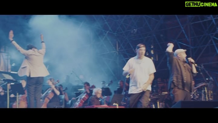 Clementino Instagram - Medley 🔥🔥🔥 @orchestra_magna_grecia @robertomolinelli 📹 @_cosimopastore