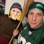 Clementino Instagram - ‘A Befana 🍭🍬🧹🧙‍♀️🧦 Ieri si è conclusa l’ultima data del #ChristmasEditionTour Ci prendiamo una pausa con i concerti, ma ripartiamo presto guagliù !!! #Clementinolive2024 #TourLife Tour Life