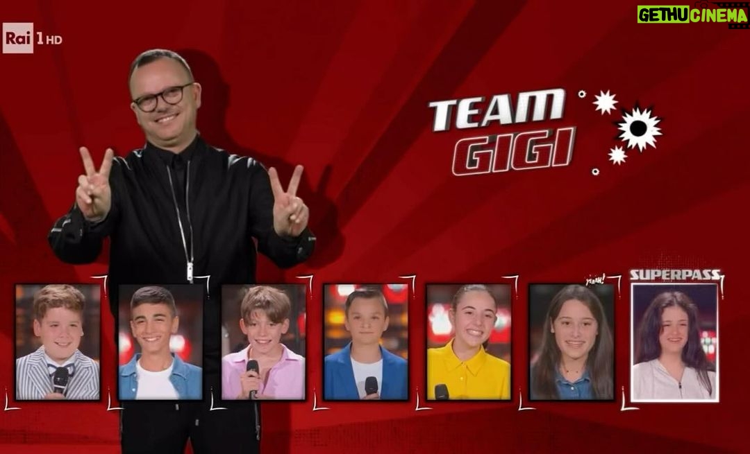 Clementino Instagram - Leggere con attenzione: #AscoltiTv dell’8 dicembre 2023: Fenomenale #TheVoiceKids che ieri vince ancora la serata del Venerdì !!! Questa volta con un margine ancora più ampio, visto da ben 3.849.000 mln e il 22.73% di share. FRAAAAATM 💙📺 E.. a proposito… ieri MONOPOLIO CLEMENTINO SULLA RAI 😂 Perché su Rai3 c’era il film “Il Materiale Emotivo “ di Sergio Castellitto dove ci sono anche io tra gli attori del cast . E conquista il 3% di share Quindi… facendo il calcolo… ieri ho totalizzato quasi il 26% in tutto. I’m the new Pippo Baudo 😂😂🔥🔥💪🏽💪🏽💪🏽📺📺📺💙💙💙 Rai Uno