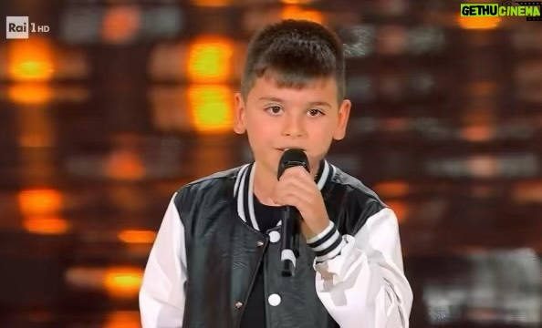 Clementino Instagram - Leggere con attenzione: #AscoltiTv dell’8 dicembre 2023: Fenomenale #TheVoiceKids che ieri vince ancora la serata del Venerdì !!! Questa volta con un margine ancora più ampio, visto da ben 3.849.000 mln e il 22.73% di share. FRAAAAATM 💙📺 E.. a proposito… ieri MONOPOLIO CLEMENTINO SULLA RAI 😂 Perché su Rai3 c’era il film “Il Materiale Emotivo “ di Sergio Castellitto dove ci sono anche io tra gli attori del cast . E conquista il 3% di share Quindi… facendo il calcolo… ieri ho totalizzato quasi il 26% in tutto. I’m the new Pippo Baudo 😂😂🔥🔥💪🏽💪🏽💪🏽📺📺📺💙💙💙 Rai Uno