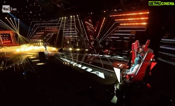 Clementino Instagram - Leggere con attenzione: #AscoltiTv dell’8 dicembre 2023: Fenomenale #TheVoiceKids che ieri vince ancora la serata del Venerdì !!! Questa volta con un margine ancora più ampio, visto da ben 3.849.000 mln e il 22.73% di share. FRAAAAATM 💙📺 E.. a proposito… ieri MONOPOLIO CLEMENTINO SULLA RAI 😂 Perché su Rai3 c’era il film “Il Materiale Emotivo “ di Sergio Castellitto dove ci sono anche io tra gli attori del cast . E conquista il 3% di share Quindi… facendo il calcolo… ieri ho totalizzato quasi il 26% in tutto. I’m the new Pippo Baudo 😂😂🔥🔥💪🏽💪🏽💪🏽📺📺📺💙💙💙 Rai Uno