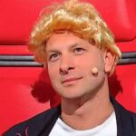 Clementino Instagram - Successo incredibile ieri sera con la prima puntata di #TheVoiceKids che vola con quasi 4 Milioni di spettatori e raggiunge il 22,4% di ascolti!! Grazie per averci seguito ragazzi ci vediamo venerdì prossimo 📺💙 @thevoice_italy @rai1official @raiplay_official @antoclerici @gigidalessioreal @arisamusic @loredanaberteofficial @fremantleit The Voice of Italy