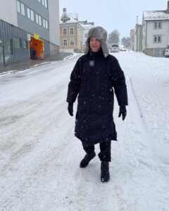 Clementino Instagram - Questa volta ci siamo spinti al limite, siamo arrivati ai confini del mondo nel vero senso della parola. Il Grande Nord… L’Aurora Boreale… Il Circolo Polare Artico con le sue balene. Grazie Tromsø!! Torniamo a casa con un bellissimo ricordo della Norvegia 🇳🇴💙 “La vita va vissuta in Larghezza, non in Lunghezza “ ( Luciano De Crescenzo) #Norvegia #Scandinavia #Lapponia #tromsø #aurora #northernlights #auroraboreale #circolopolareartico #norway #scandinaviandesign #polo #polonord #northpole