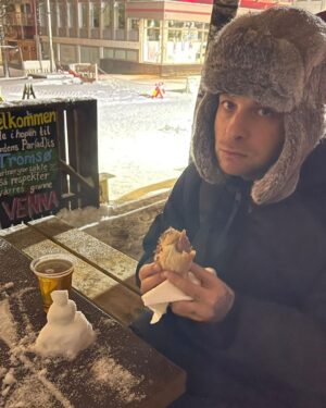 Clementino Instagram - L’Abominevole IENA delle Nevi 🐺 ☃️🐳
#OFriddNguoll  #Scandinavia #Norvegia #Norway #Tromsø