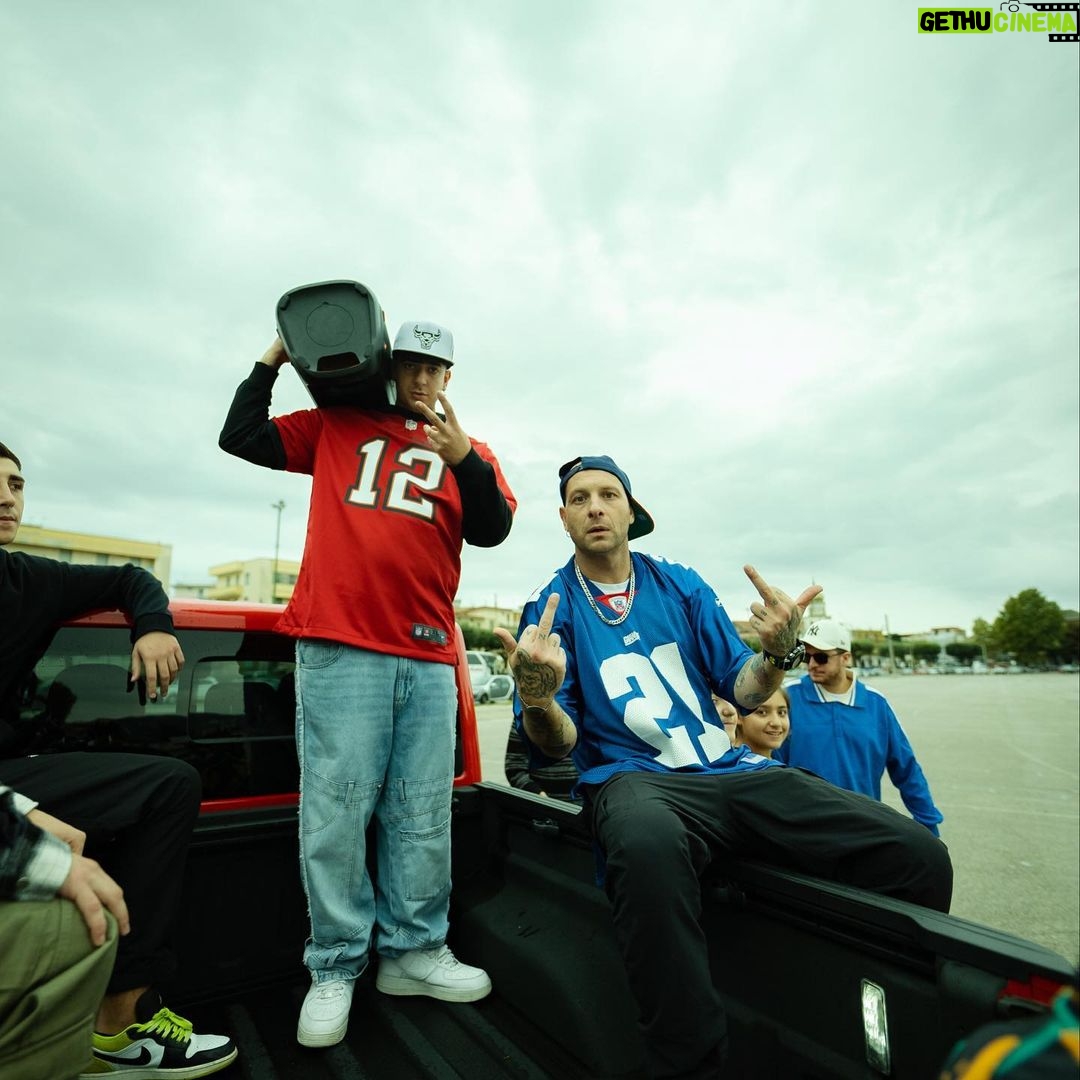 Clementino Instagram - SUD ITALIAN DREAM FT. @clementinoiena FUORI VENERDÌ ADAVER👠🌋 Prod: @kingmothz & @1nenno_ Sud Italia