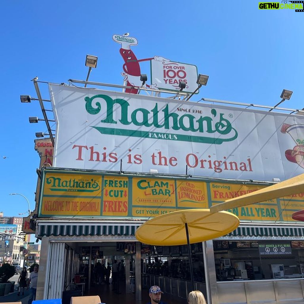 Clementino Instagram - Ciao New York ! Alla prossima!!!! Tnx @nycanta 🩵🇺🇸🇮🇹 #newyork #coneyisland #manhattan #brooklyn #broadway #queens #bronx #harlem #newjersey #italia