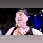 Clementino Instagram - NAPOLI RAP OG 🔥🐺 Oggi diamo i numeri : Con “MEZZO MILIONE” di persone in totale ai concerti, il #Clementinolive2023 è stato di sicuro uno dei tour più visti di questa estate in Italia 🇮🇹 (Guardare per credere) “53” date “500’000” Spettatori “7” elementi della band “2” ore di spettacolo a sera “35” persone dello staff (Nelle Piazze, si bravo, le piazze, dove la gente non paga…) “Migliaia” di Kilometri macinati A’ Gent… La passione per il Rap che non mi toglieranno mai. La nostra squadra che amo. La piazze… Quelle che.. tutti dicono che “è facile suonare nelle piazze ! “ Qualcuno crede sia facile fare le piazze… Mettere insieme le persone di tutte le età… Dal ragazzo che vuole il freestyle Al bambino che vuole Guardando la luna Al Signore che vuole Don Raffaè Al nostalgico che vuole il rap dei miei primi dischi Alla Signora che mi guarda a The Voice’ E noi gli abbiamo dato tutto quello che volevano e che volevamo !!!! Ah volevo aggiungere… tutto su “1 “sola gamba ! 😂 Grazie guagliù 💙💙💙💙💙 Una tournè fantastica, per adesso la migliore della mia carriera. Ora è arrivato il momento di riposarsi un po’. Ci vediamo presto !!! Ma c’è truov semp miez a via !! #ClementinoLive2023 Tour Life