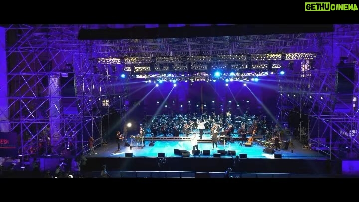 Clementino Instagram - Medley 🔥🔥🔥 @orchestra_magna_grecia @robertomolinelli 📹 @_cosimopastore