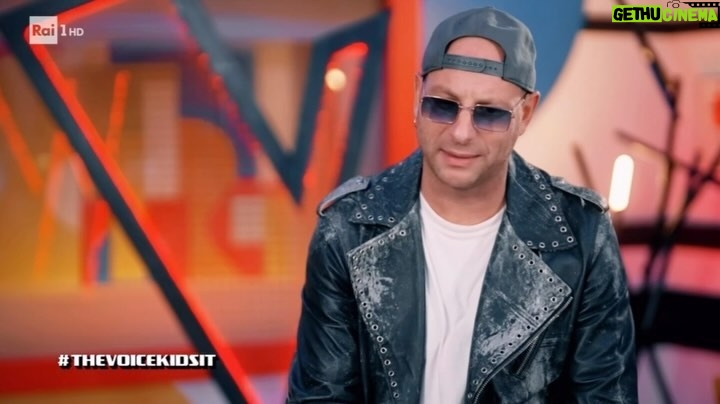 Clementino Instagram - Prima Semifinale 🩵📺 Simone, Emmanuele, Teresa #TheVoiceKids @thevoice_italy
