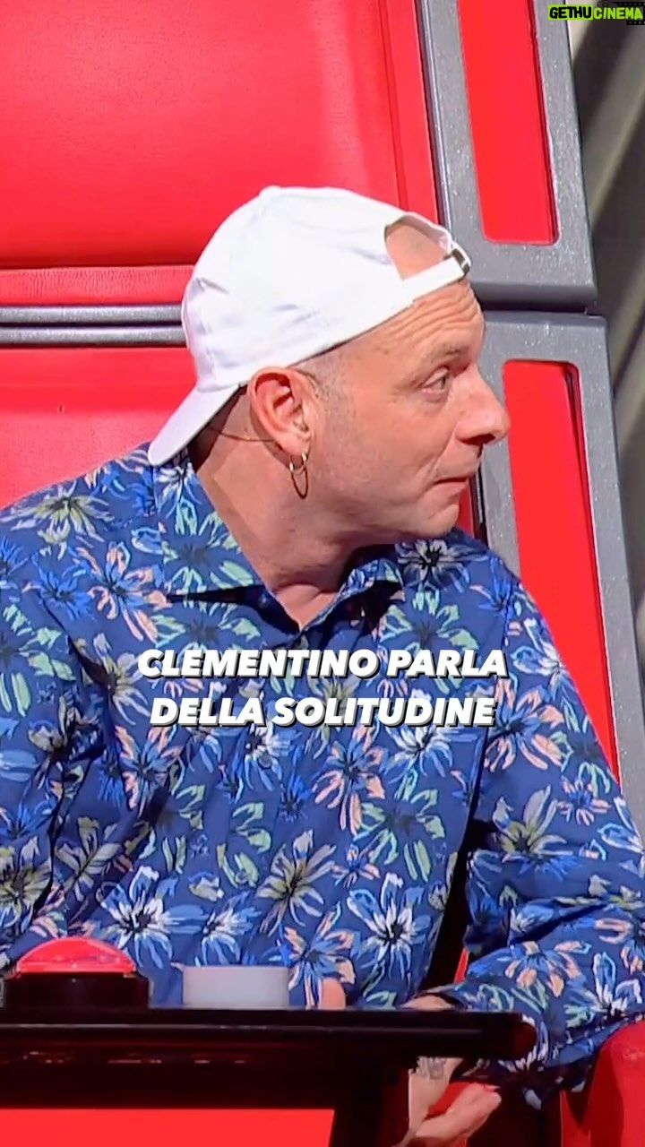 Clementino Instagram - “La solitudine aiuta ad essere vivi, dobbiamo riuscire a superarla perchè siamo più forti” le intense parole del nostro Clementino a #TheVoiceSenior ❤️