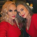 Coco Austin Instagram - Thanksgiving dinner at @lawrystheprimerib .. We're definitely an interesting group of people.. Its nice not having to slave in the kitchen all day. #cheers #thanksgiving2023 Lawry's