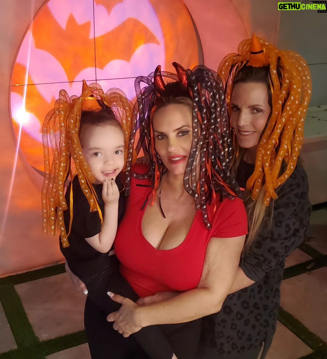 Coco Austin Instagram - It was really hard selecting 10 pics of my mom @tinamarienaz on her special day !! Not only is she beautiful on the outside but beautiful, sweet and genuine on the inside. Because of her, I'm the human I am today.. I love you so, words don't even express how much❤️ hundreds of Kisses and thousands of hugs .Happy Birthday mom🎉