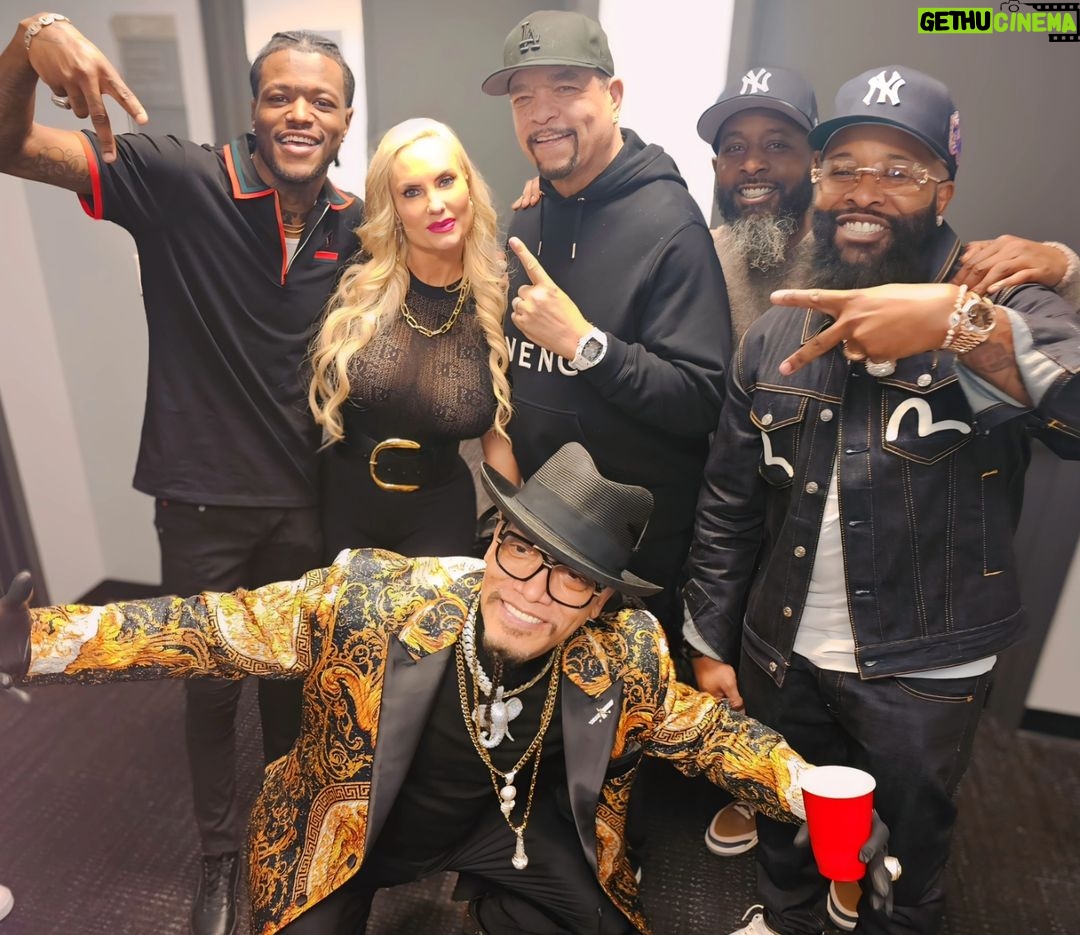 Coco Austin Instagram - I love funny guys!!❤️ If you do too you got to see, "#wetheones" Comedy Tour!! Hosted by @therealmikeepps! Not all of them are pictured here! But thanks @marcusbankscomedy , @dcyoungfly, @deraydavis , @chicobean @karlousm @lilduval for all the laughs!! Barclay Center Brooklyn, New York