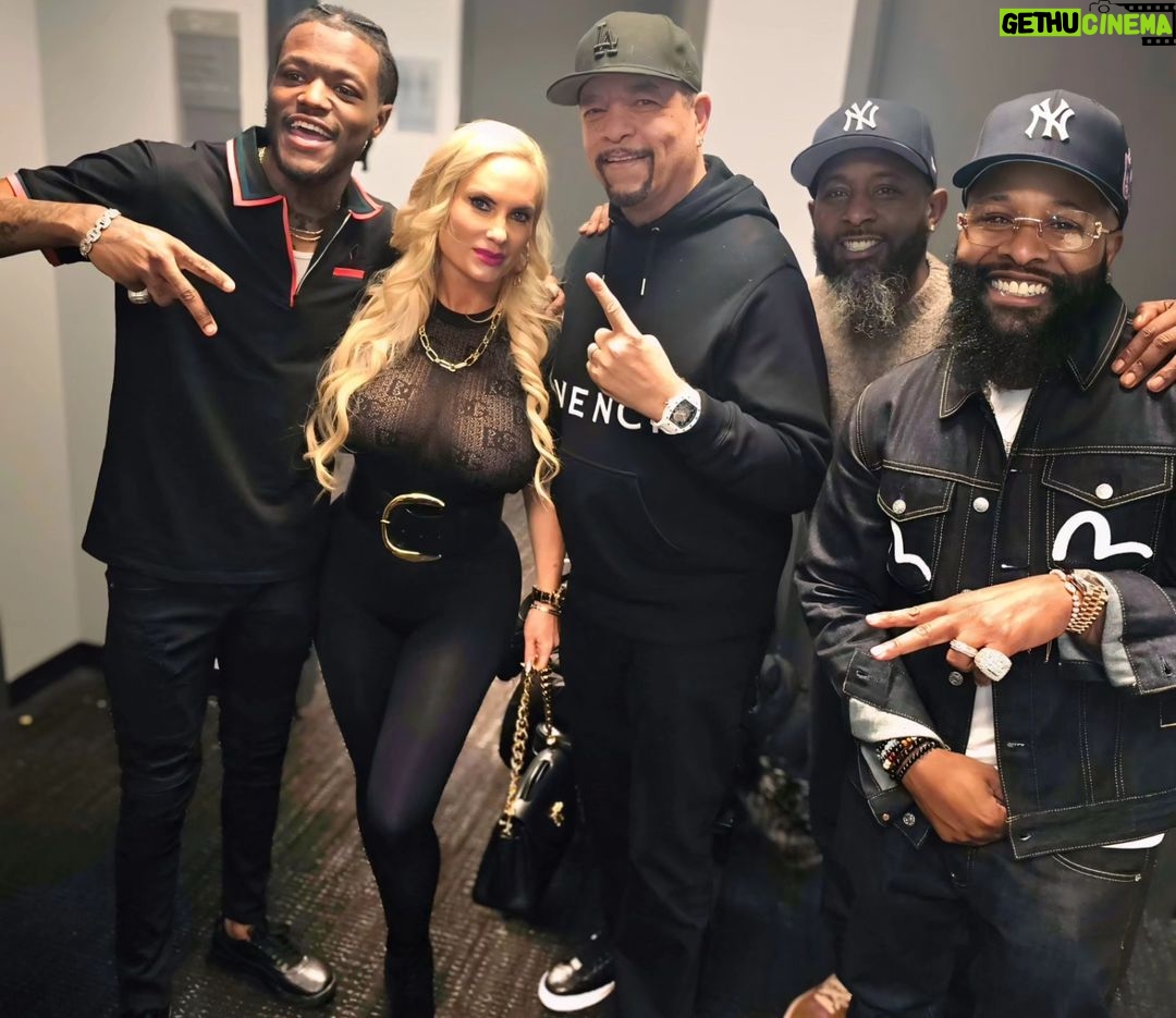 Coco Austin Instagram - I love funny guys!!❤️ If you do too you got to see, "#wetheones" Comedy Tour!! Hosted by @therealmikeepps! Not all of them are pictured here! But thanks @marcusbankscomedy , @dcyoungfly, @deraydavis , @chicobean @karlousm @lilduval for all the laughs!! Barclay Center Brooklyn, New York
