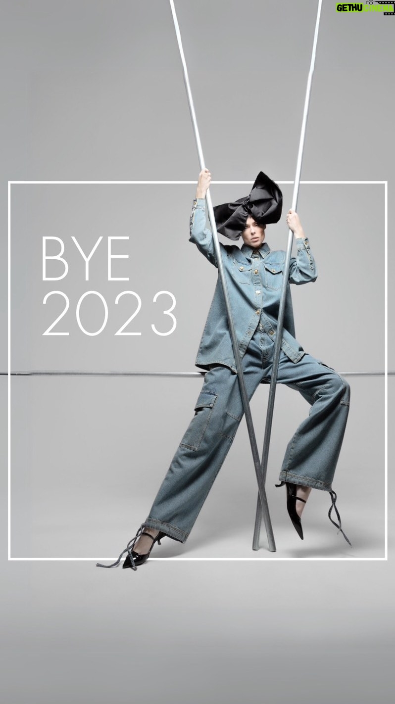 Coco Rocha Instagram - On day 365 of 2023 I’m thankful to have enjoyed another year of good work, travel, and time with my family! Thanks for tagging along for the journey and see you next year!