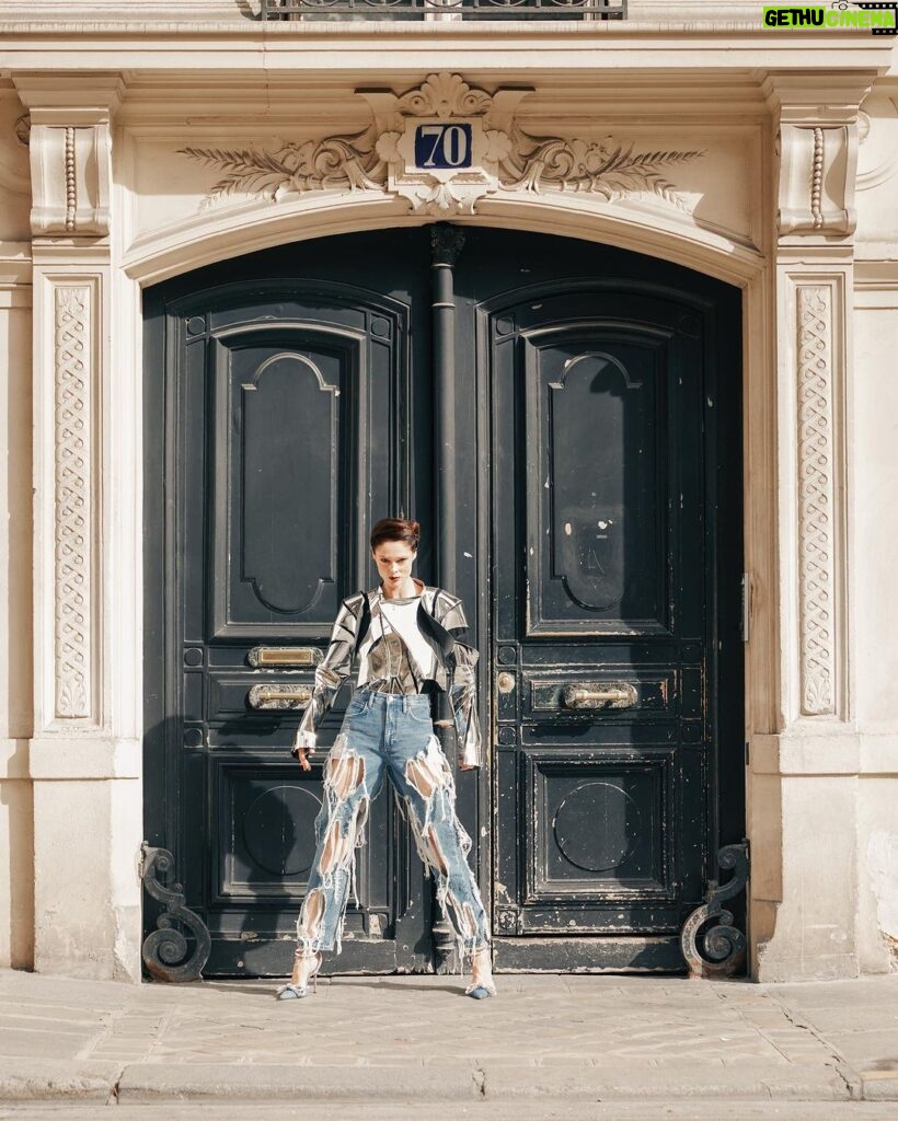 Coco Rocha Instagram - Ready for my first Knight in Paris! ⚔️ the final week of fashion month is upon us! Styled by @altorrin, glam by @carolynrosecina, photos by @jeaniestehrphoto! Place de la Concorde