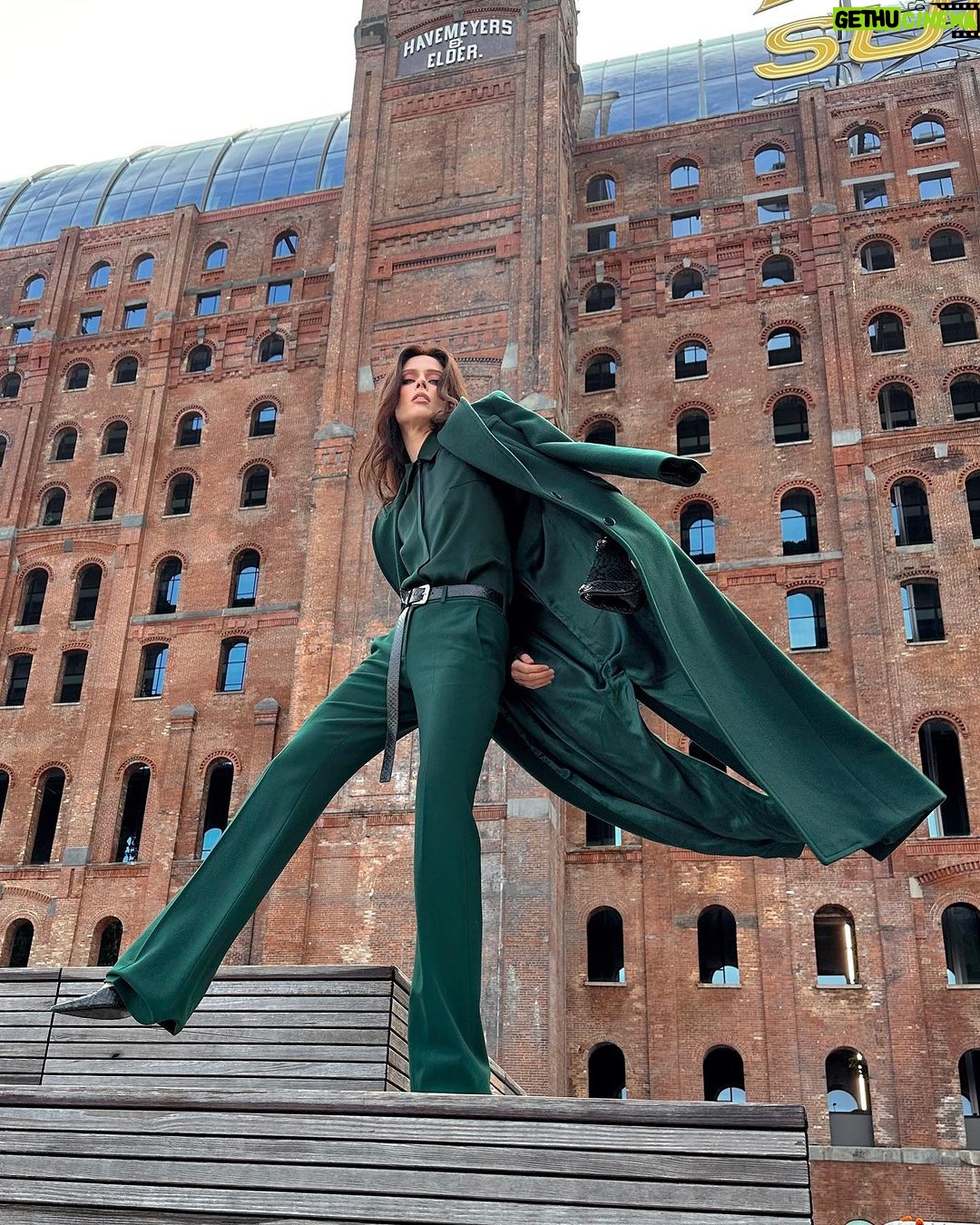Coco Rocha Instagram - Loved the #MichaelKorsCollection SS24 show this morning at Domino Park, Brookyln! Billowy silhouettes, lace and fresh colors complimented by an amazing waterside venue and punchy florals. Congratulations on another fabulous season to my friend @MichaelKors! #MichaelKors #NYFW MKPartner