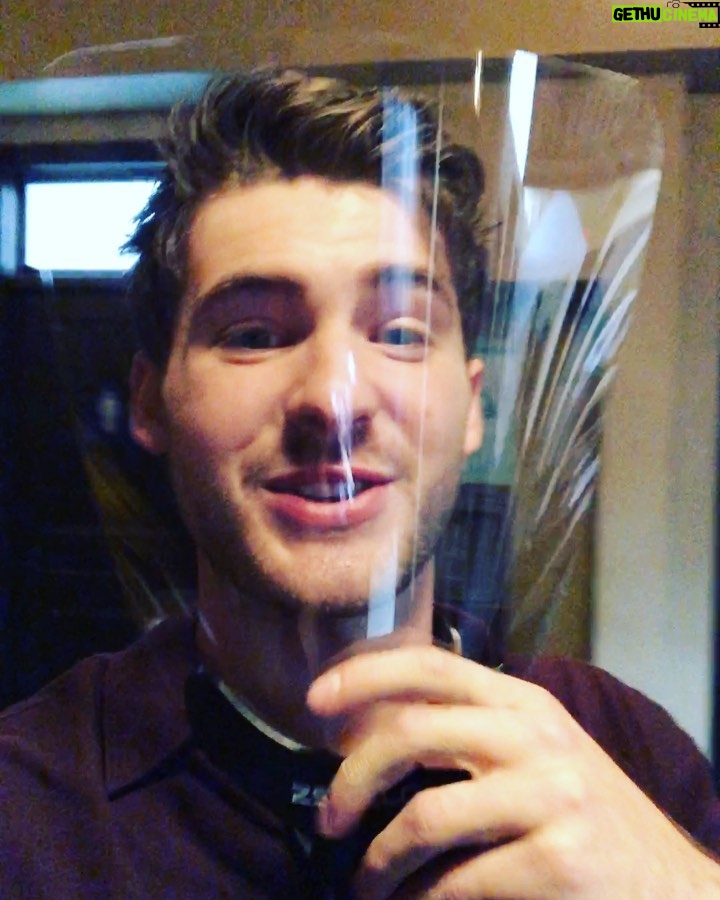 Cody Christian Instagram - Day 1 of season 3. Beyond grateful to be back to work. Nothing but a smile on my face. We have a kick ass season ahead us, you guys are gonna love it. Drop a ❤️ if you’re excited. Warner Bros. Studios