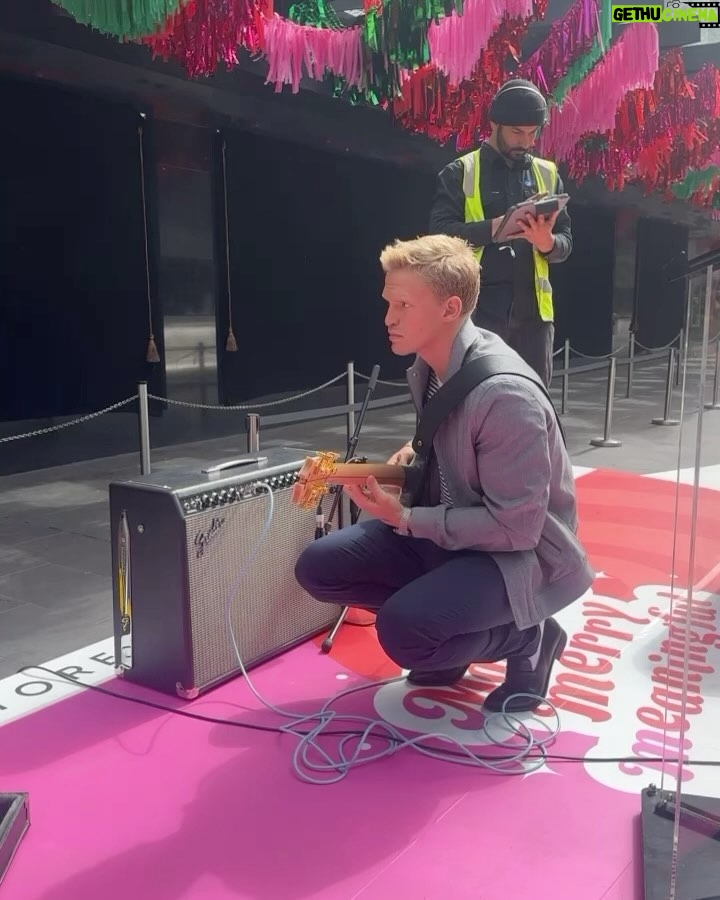 Cody Simpson Instagram - x @myer. It’s beginning to look a lot like Christmas. Loved performing some classics & unveiling the @officialblueytv Christmas windows. #MyerChristmas