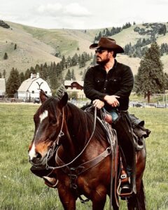 Cole Hauser Instagram - Let’s go to work! @yellowstone @paramountnetwork S5 coming @emersonmiller