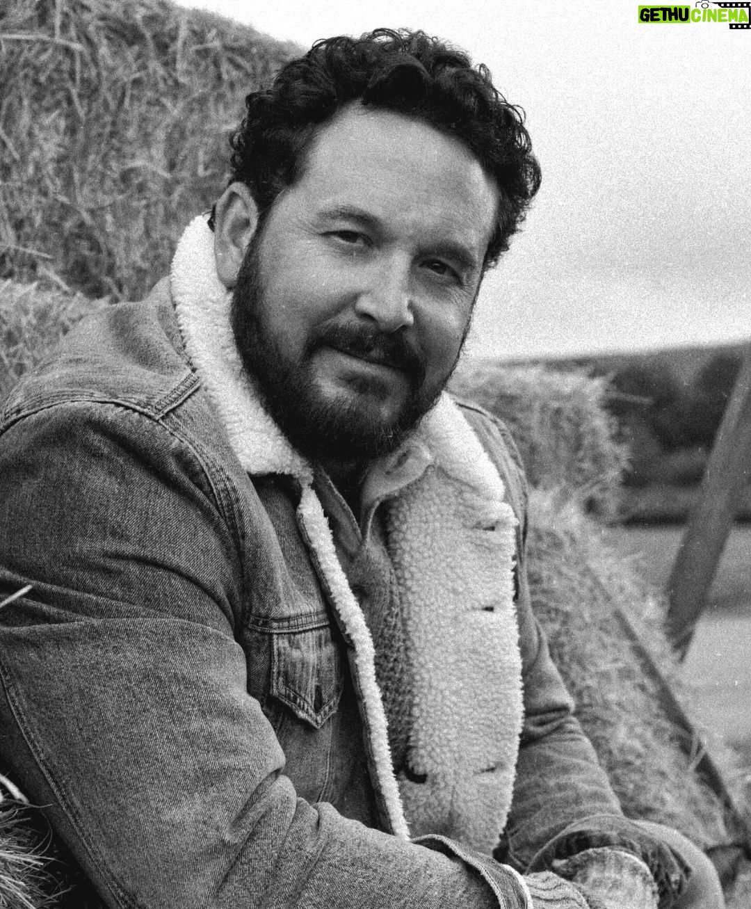 Cole Hauser Instagram - Checkout some of my holiday favorites @luckybrand #partner #colehauserxluckybrand luckybrand.com ☘️ 🇺🇸