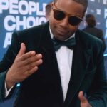 Cole Walliser Instagram - MY GUY @kenanthompson!! Killing it on the GlamBOT as always. Ran with “do the robot on the robot” I love him. We’e shot a few times and he’s always down to do something awesome and out of the box. Can’t wait to shoot again! He passes the vibe check with flying colors. #kenanthompson #colewalliser #glambotbts #livefrome #peopleschoice #🤖