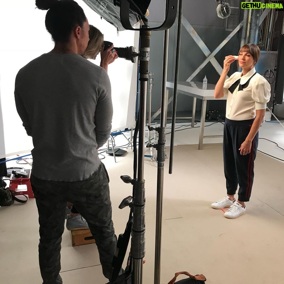 Cole Walliser Instagram - In looking for that old photo of myself and Selena I found some BTS stills from a shoot where I directed Rashida Jones. I waited on posting these for the shoot to come out but I waited so long I forgot about it. Lol. So here I am directed stuff that’s not GlamBOT (did you even know I did that? Lol) #behindthescenes #directing