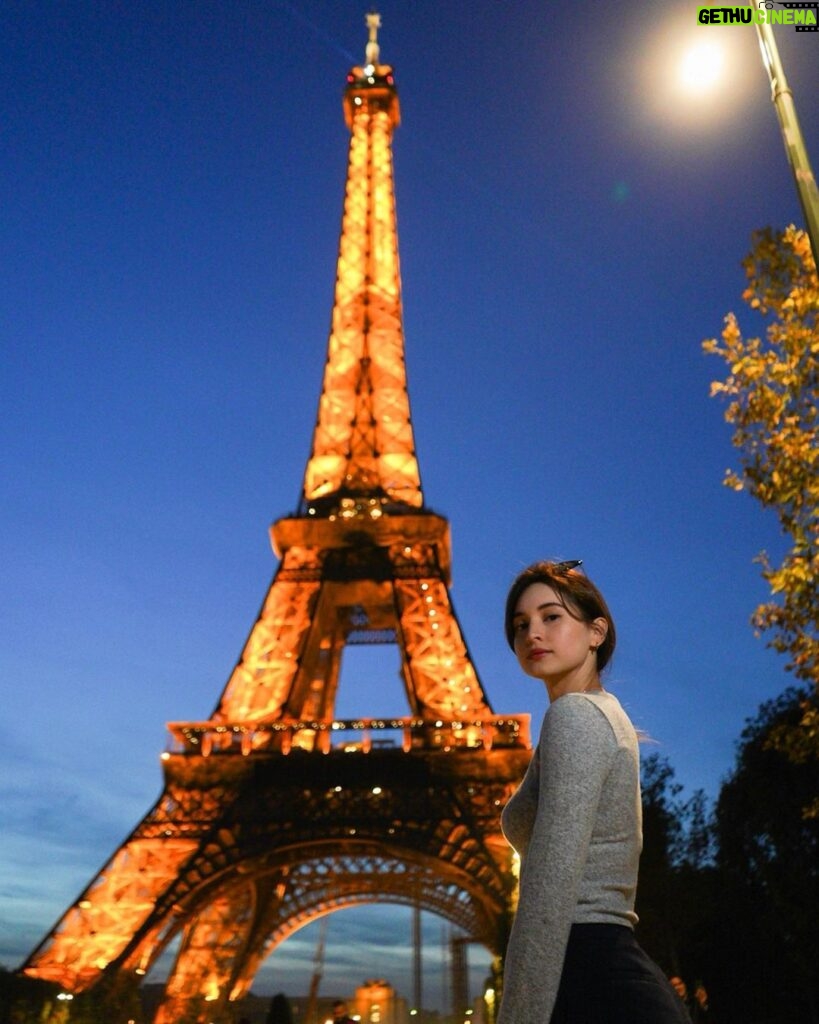 Coleen Garcia-Crawford Instagram - 😌🤍 Tour Eiffel