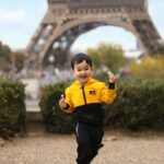 Coleen Garcia-Crawford Instagram - Just the sweetest son ever, running to give Mommy flowers in the most romantic city in the world. 🥹 He learns from the best @billycrawford 😝 Shop his favorite clothes here 👉🏻 @moosegearkids Eiffel Tower, Paris, France